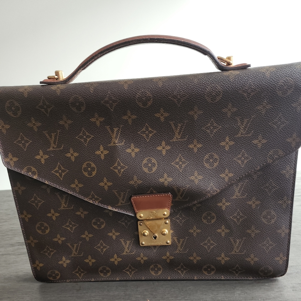 SOLD Louis Vuitton briefcase with key
